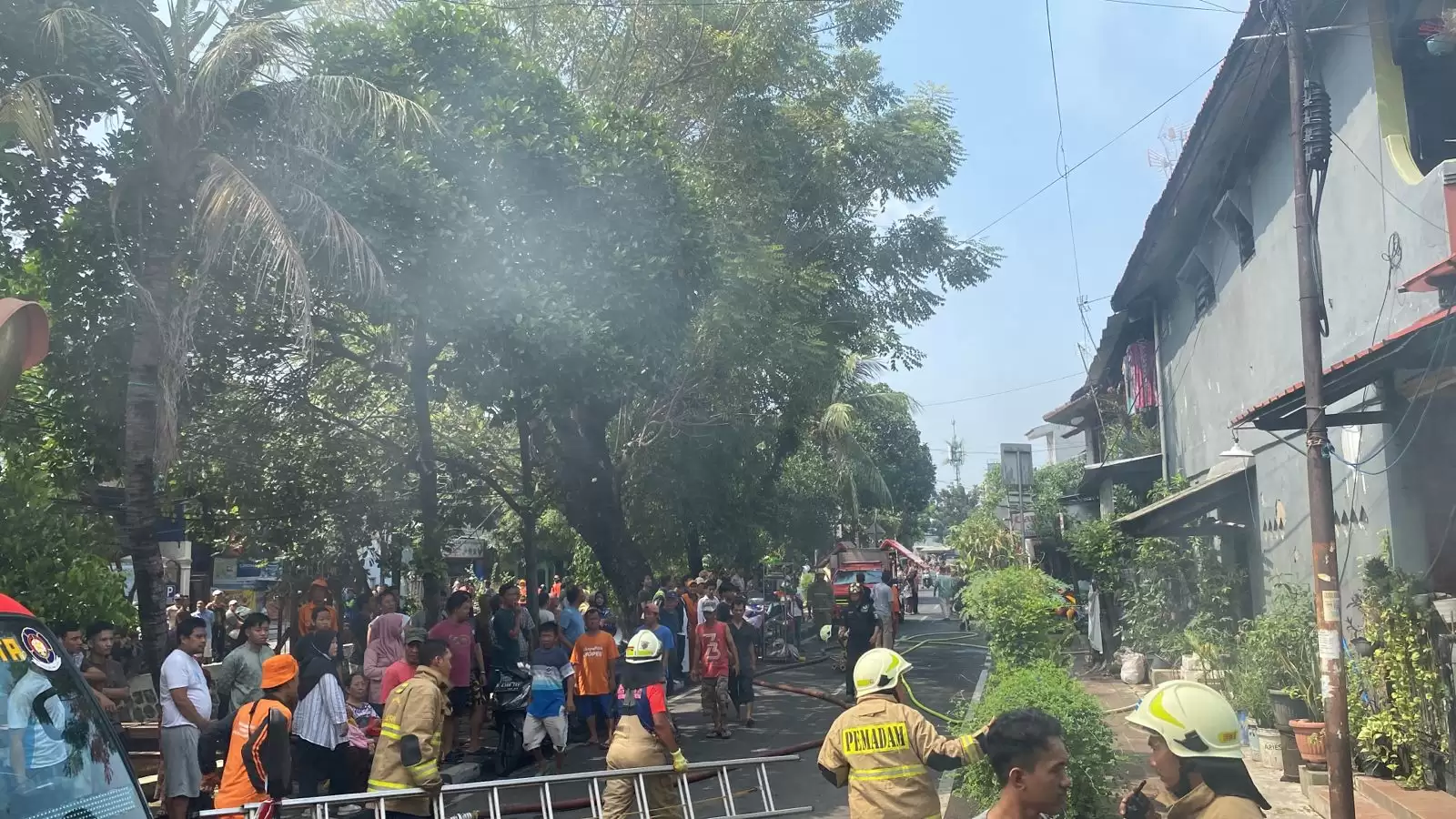 Kebakaran di Jalan Kelapa Puan Utan Kayu Matraman5