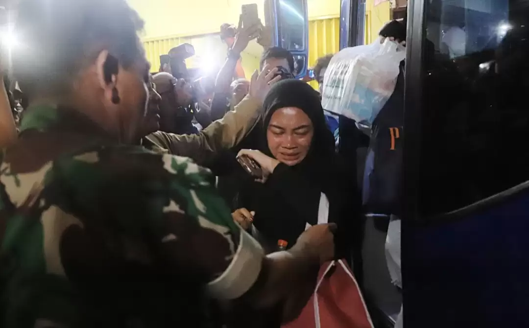 Tangis Pilu Orang Tua Sambut Korban Selamat Kecelakaan Bus di Ciater Subang2