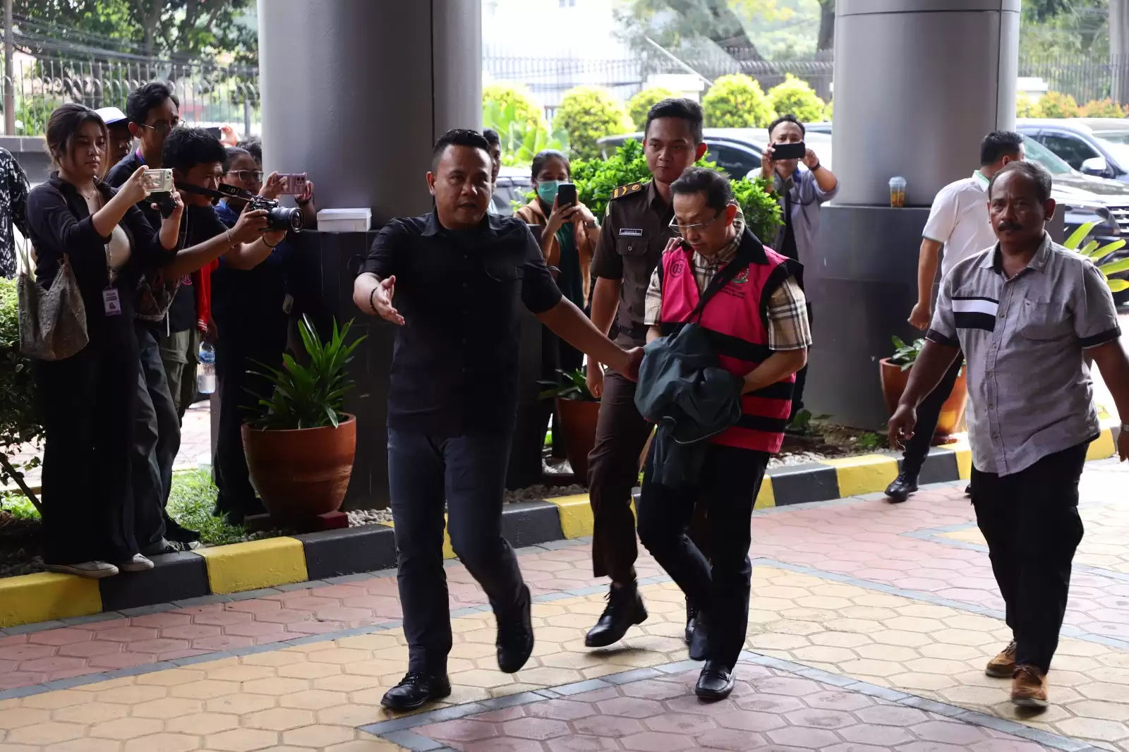 Penampakan Dua Petinggi CV VIP Usai jadi Penghuni Rutan Kejagung, Terangka Korupsi Timah4