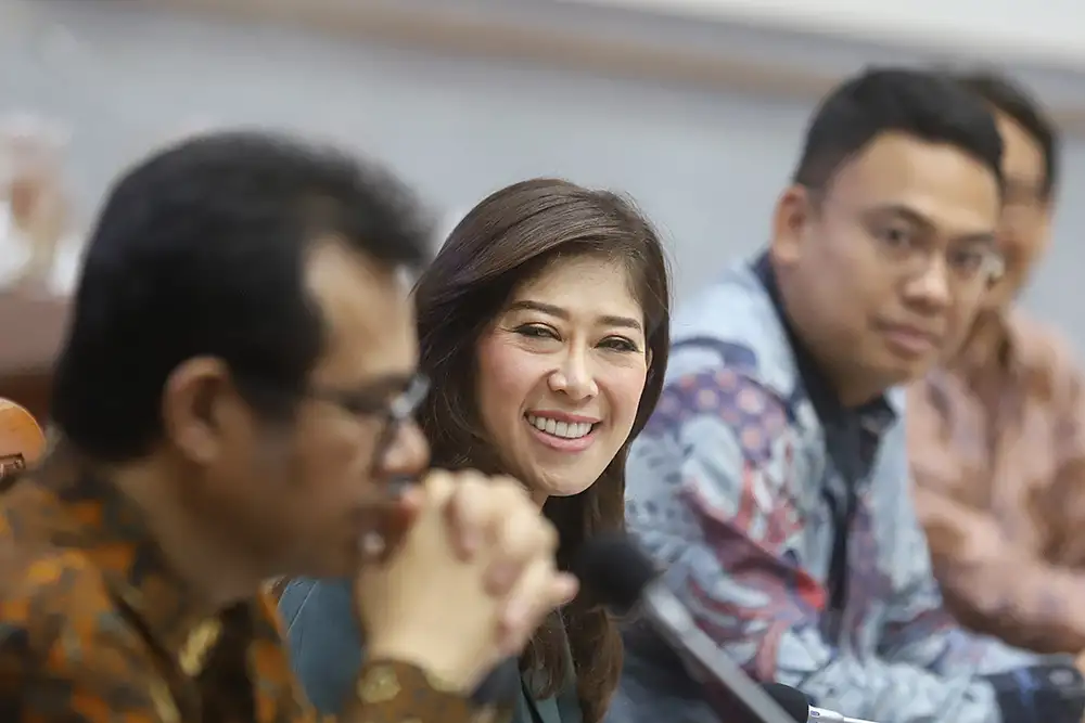 raker-komisi-i-dengan-menteri-komunikasi-dan-digital-bahas-rencana-program-100-hari