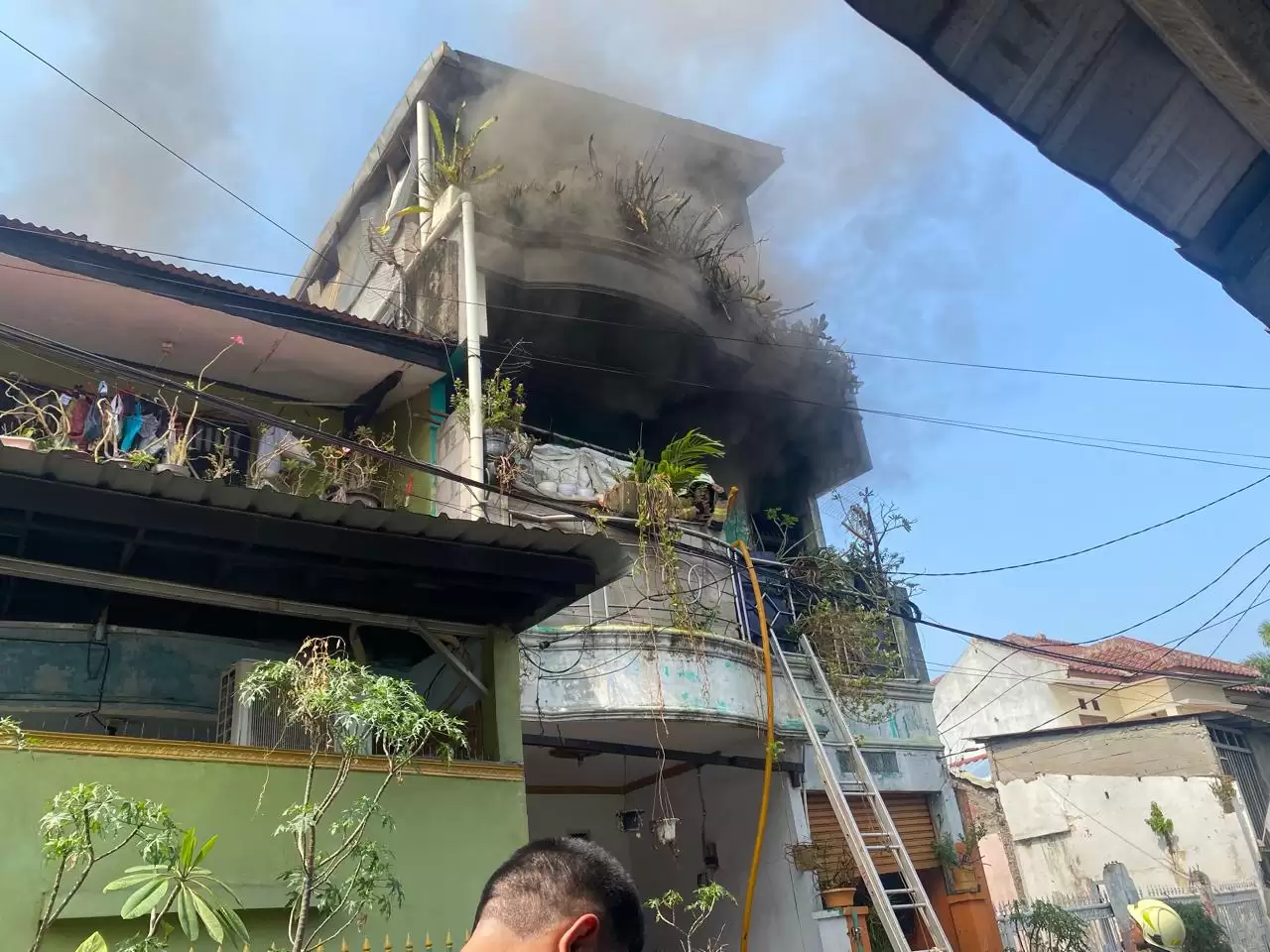 peristiwa-kebakaran-di-jalan-kelapa-puan-utan-kayu-matraman