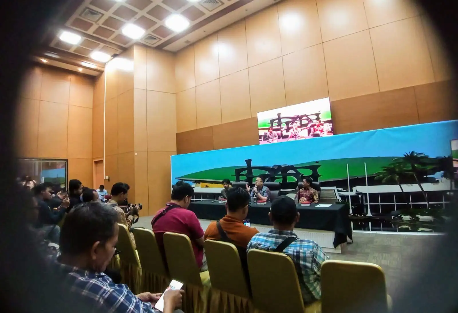 Menjawab Tantangan Pelayanan Modern untuk Masyarakat10