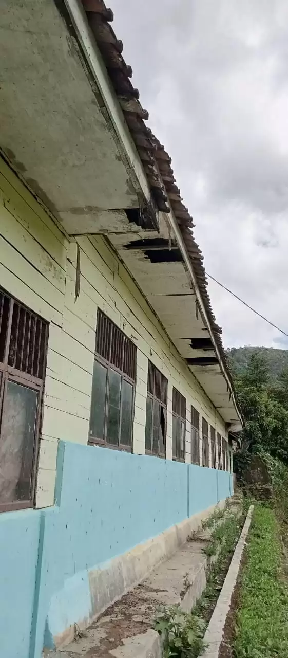 Potret Sekolah di Lampung Berdinding Papan hingga Ruangan Belajar Disekat Gorden dan Triplek1
