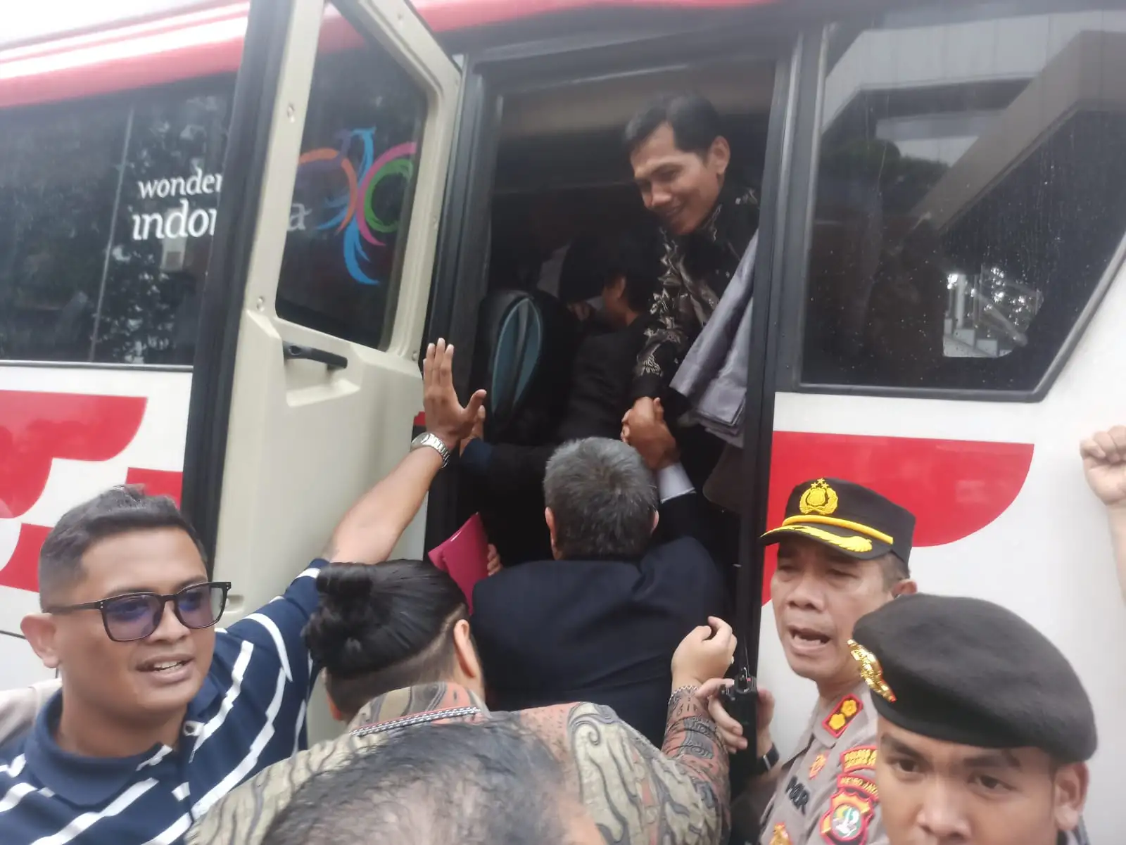 Hasto Kristiyanto Diperiksa KPK4