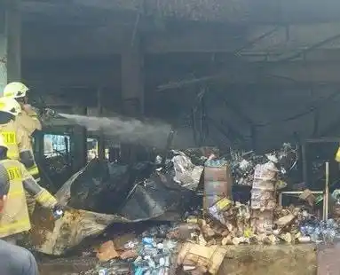 350 Kios di Pasar Induk Kramat Jati Hangus Terbakar (Foto: Dok MI)