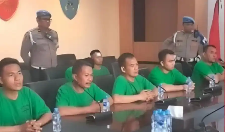 Sebanyak tujuh anggota Brimob Polda Metro Jaya terbukti melanggar kode etik kepolisian dalam kasus meninggalnya driver ojek online (ojol) Affan Kurniawan. Foto: Istimewa