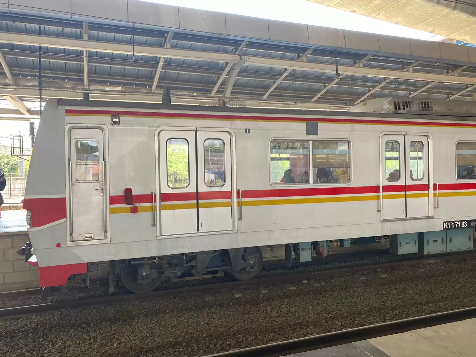 Kereta rel listrik [Foto: MI/Plo]