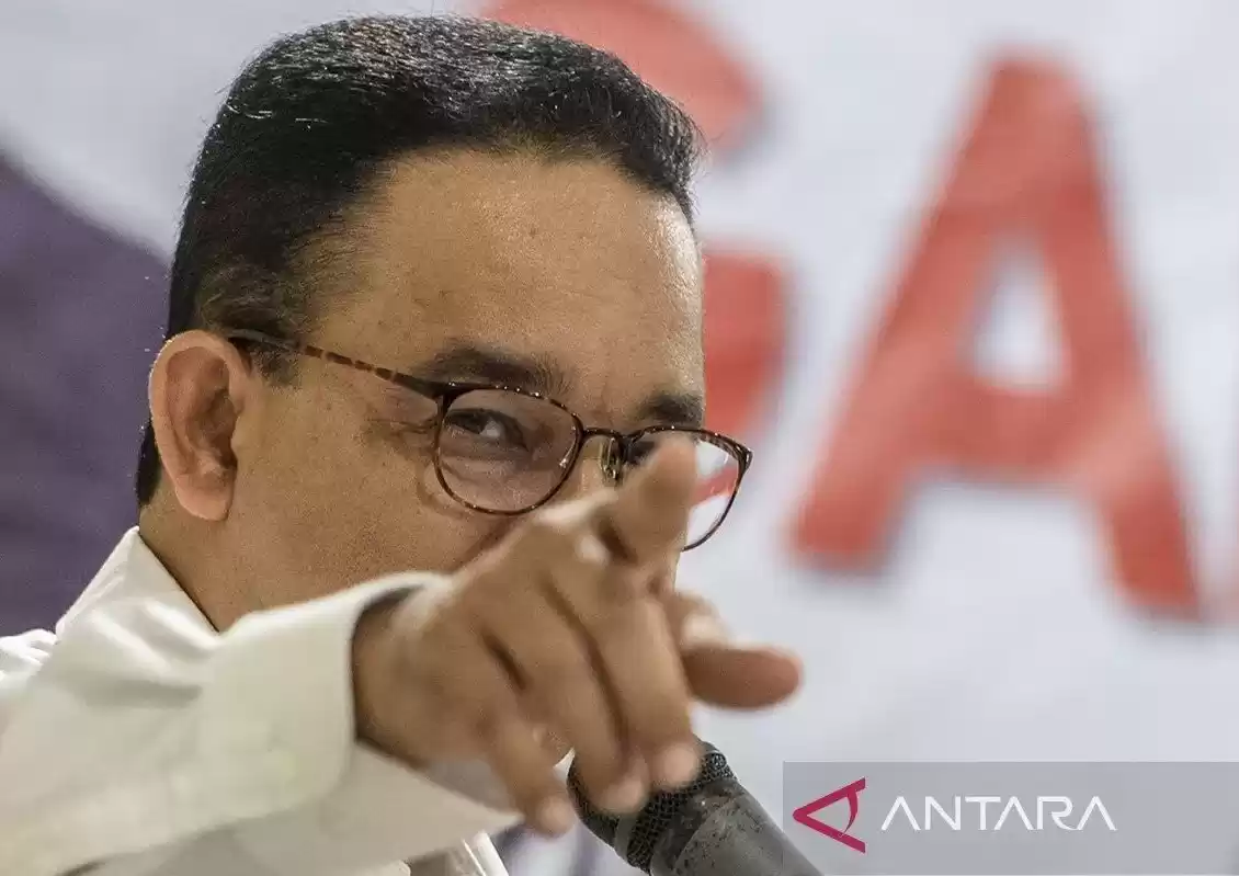 Anies Baswedan memberikan sambutan saat deklarasi relawan Garda Matahari di Jakarta, Jumat (17/11/2023)