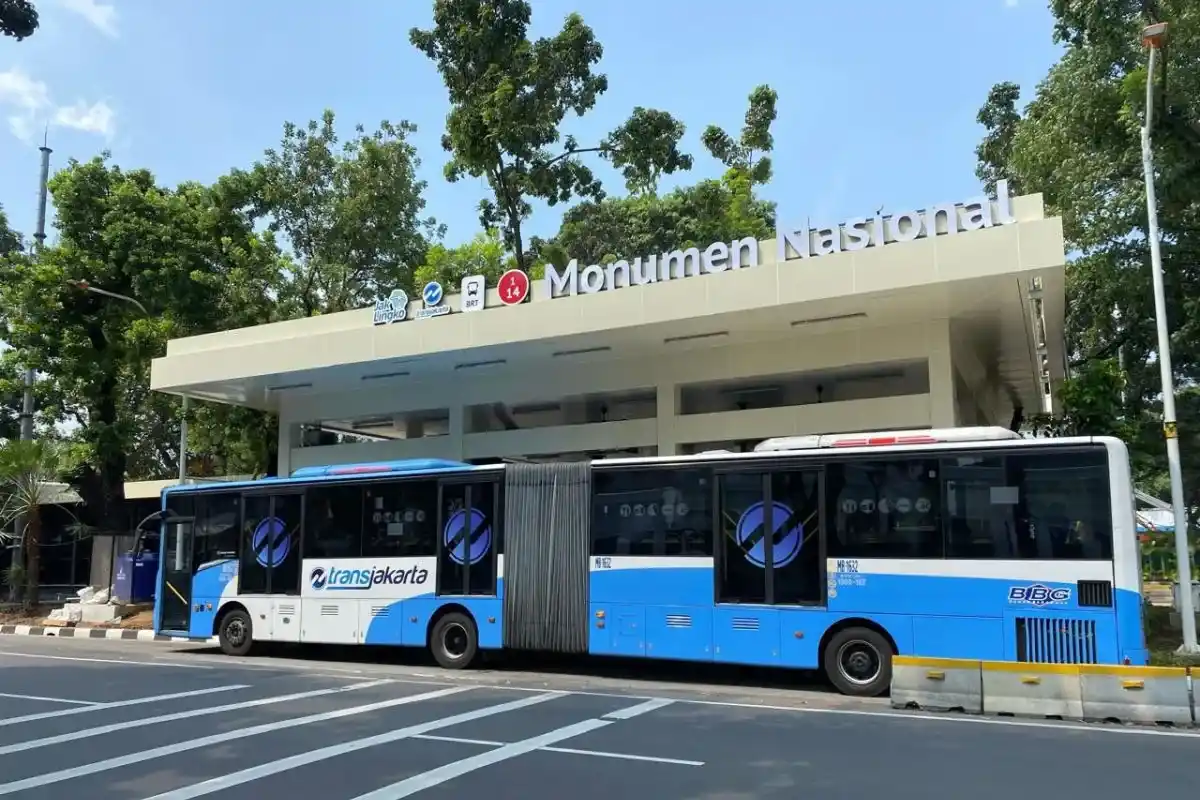 Halte Monumen Nasional Transjakarta [Foto: Ist]