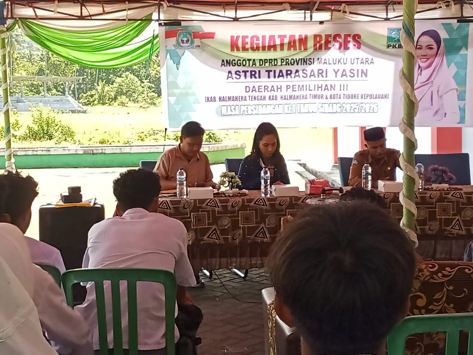 Suasana reses Astri Tiarasari Yasin di SMA Negri Khusus Olahraga Desa Akekolano (Foto: Dok MI)