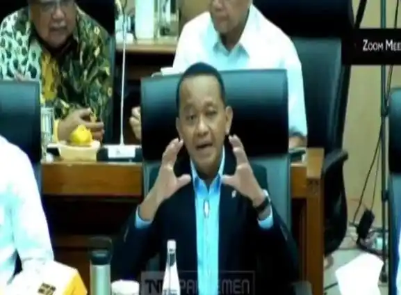 Bahlil Marah ke Dirut PLN saat Rapat bersama Komisi VII DPR RI, di Kompleks Parlemen Senayan, Rabu (2/7/2025) (Foto: Humas DPR RI)