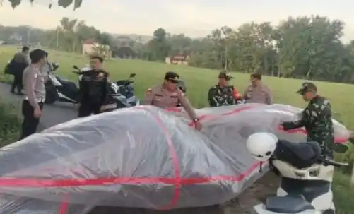 Balon Udara Ilegal Jatuh di Area persawahan Dusun Niten, Desa Somoroto, Kecamatan Kauman, Kabupaten Ponorogo (Foto: Repro)