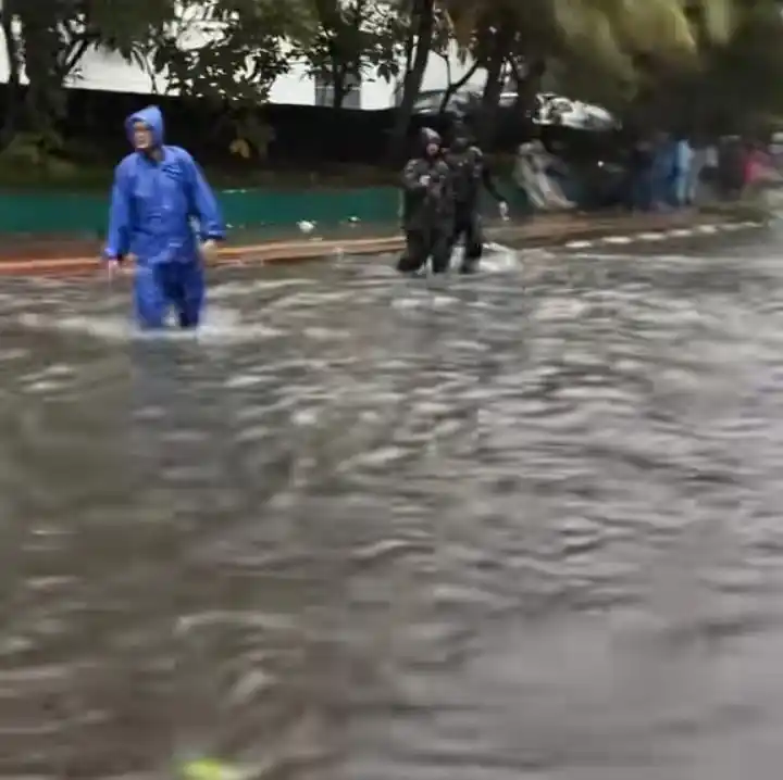 Banjir di Jakarta, Senin (12/1/2026) (Foto: Tangkapan Layar)