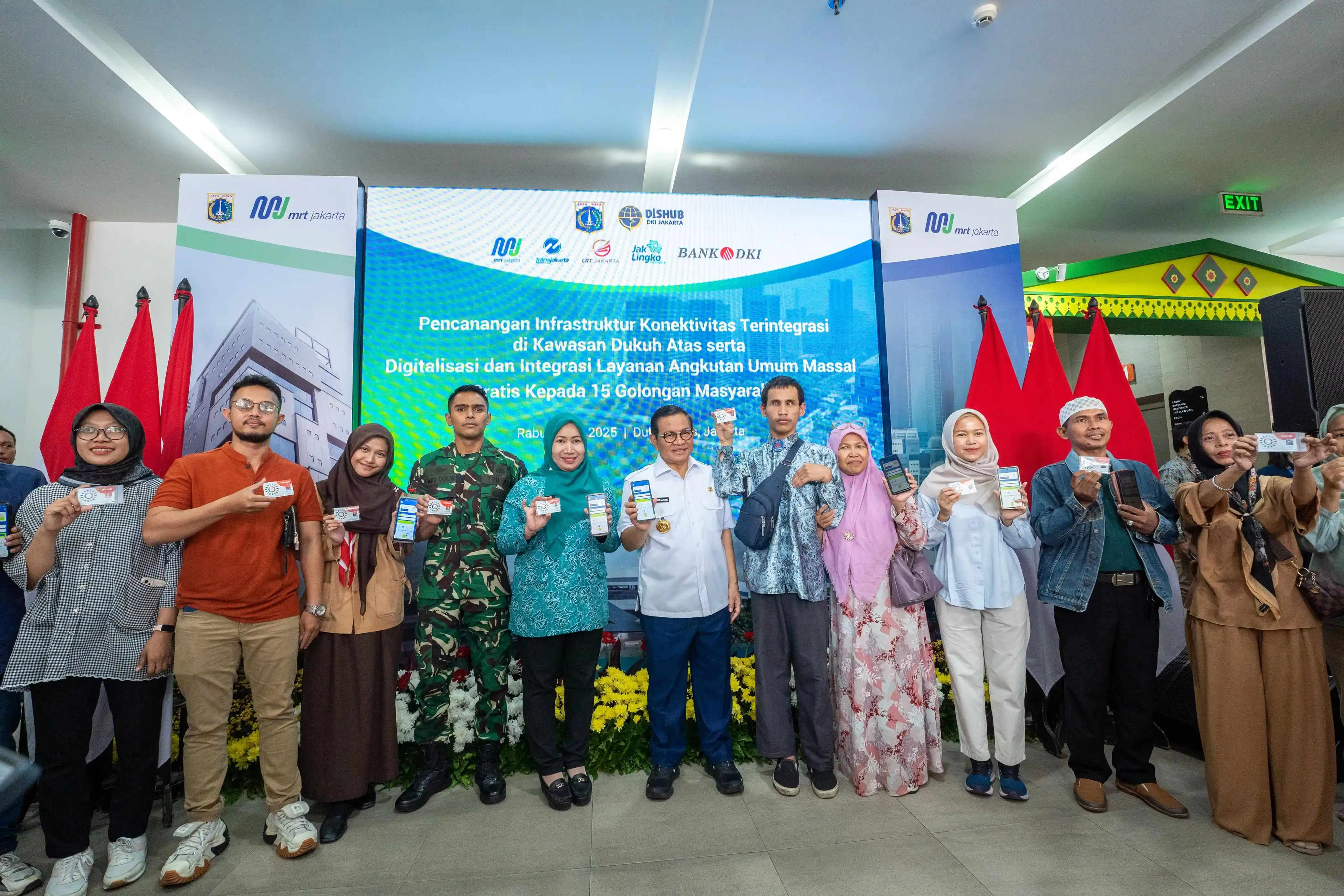 15 golongan masyarakat yang berhak menerima fasilitas transportasi umum gratis di Jakarta [Foto: Doc. Bank DKI]