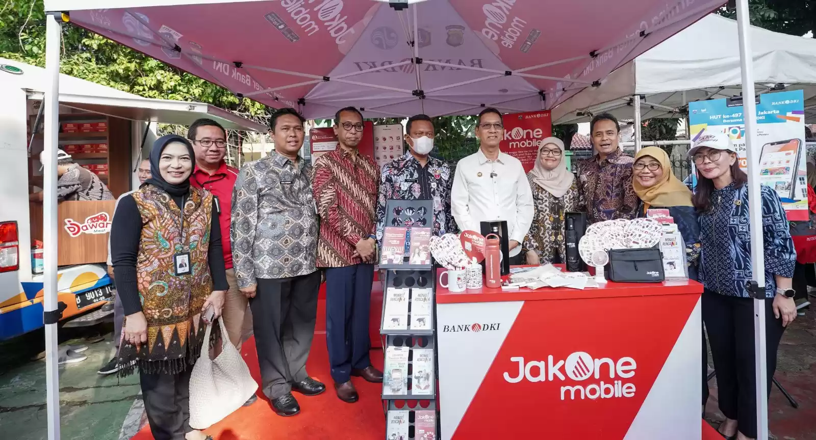 Bank DKI subsidi total 1.000 paket sembako, untuk penyediaan bahan pangan murah pada warga di Jakarta. (Foto: Dok Bank DKI)