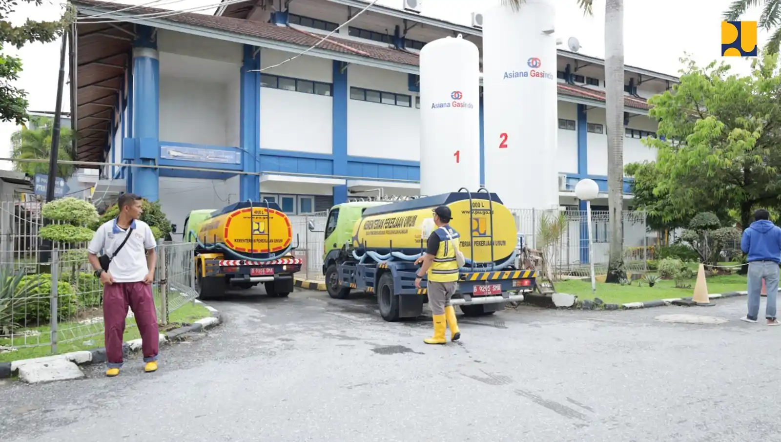 Kementerian Pekerjaan Umum (PU) melalui Tim Tanggap Darurat Balai Penataan Bangunan, Prasarana, dan Kawasan (BPBPK) Sumatera Barat menyalurkan berbagai sarana dan prasarana (sarpras) air air bersih di Kecamatan Palembayan, Kabupaten Agam.