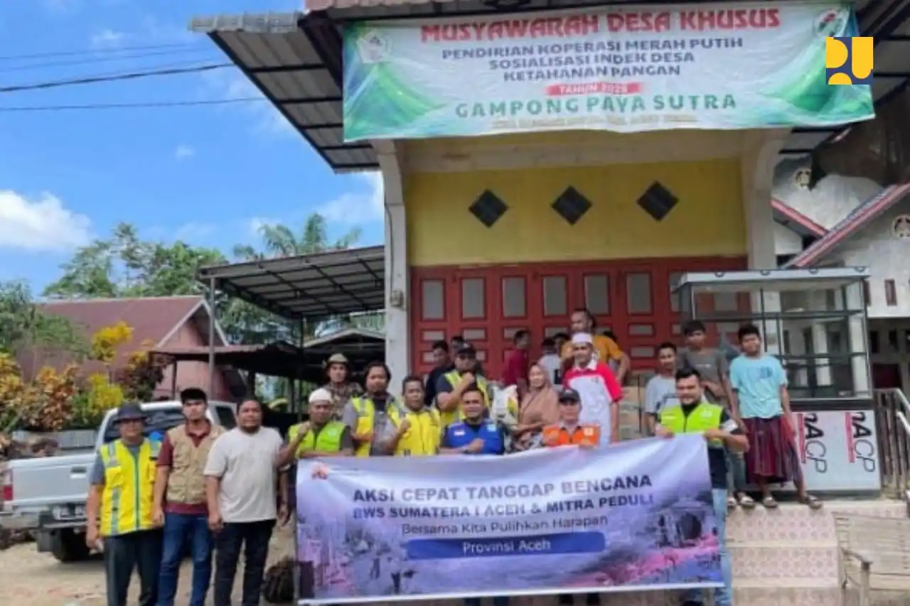 Kementerian Pekerjaan Umum turut menyalurkan sembako bagi korban bencana di Aceh. Untuk penanganan bencana, Kementerian PU juga memobilisasi alar berat. PU/MI