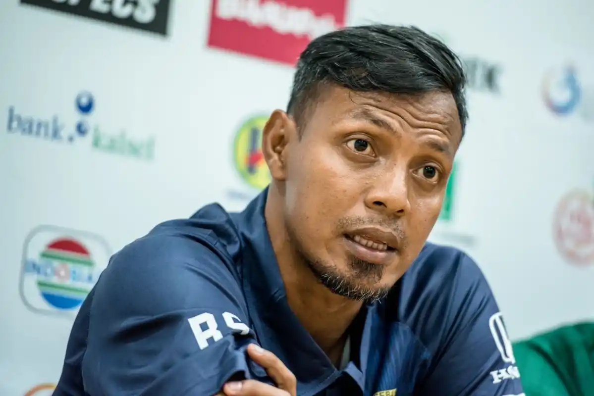 Mantan pemain Timnas Indonesia, Bejo Sugiantoro Meninggal Dunia (Foto: Persebaya.id)