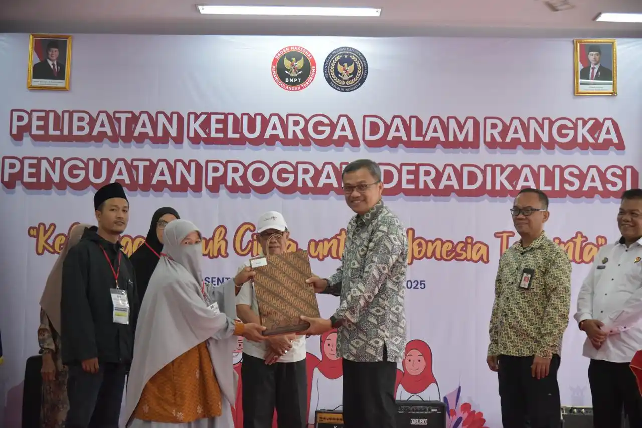 Direktur Deradikalisasi BNPT, Brigjen Pol. Iwan Ristiyanto menghadiri Kegiatan Pelibatan Keluarga dalam rangka Penguatan Program Deradikalisasi di Balai Latihan Kerja (BLK) Kantor Pusat BNPT pada Selasa (30/9). (Foto: BNPT)