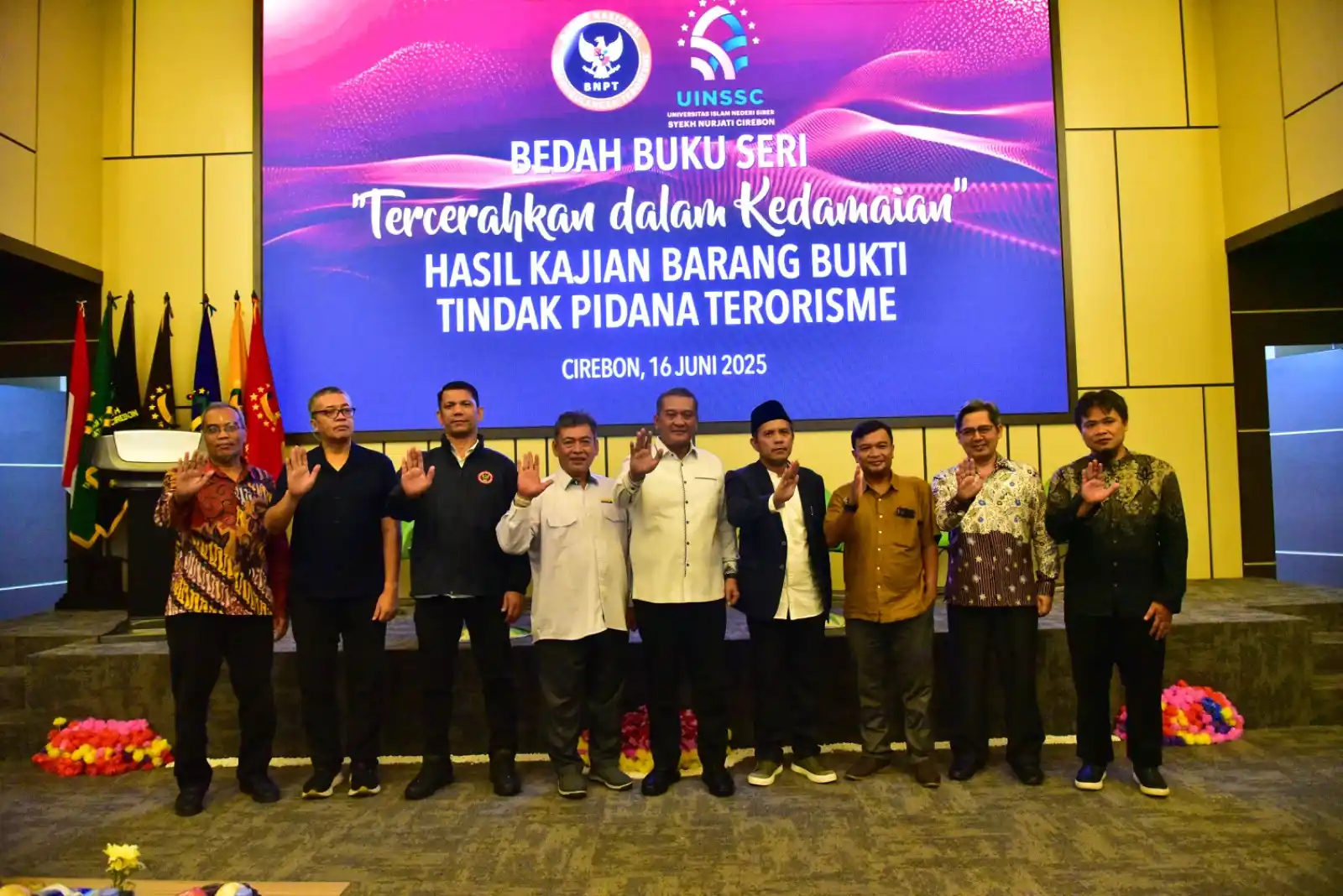 Tercerahkan Dalam Kedamaian