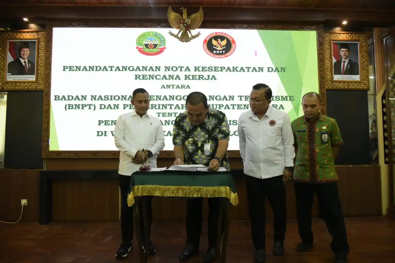 BNPT dan Pemkab Blora tandatangani Nota Kesepahaman guna mencegah masuknya paham radikalisme di Blora, Jawa Tengah kemarin (20/11). (Foto: BNPT)