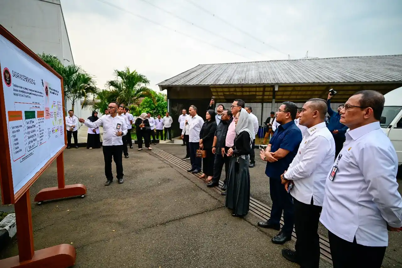 Kepala BNPT, Komjen Pol Eddy Hartono menjelaskan perlunya penguatan kelembagaan dimana BNPT berperan menjadi pusat analisis dan pengendalian krisis serta urgensi terbentuknya sistem penilai ancaman terorisme seperti yang sudah dimiliki banyak negara di dunia, Sentul Jumat (22/8). (Foto: Dok/BNPT)