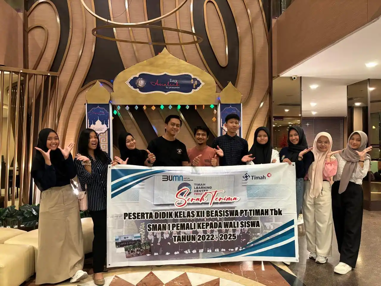 Penerima Beasiswa Program Pemali Boarding School PT Timah [Foto: Doc. PT Timah]