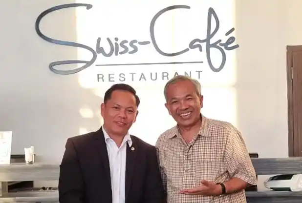 Aqua Dwipayana bersama pemilik Swiss-Belhotel Pangkalpinang dan La Terrase Bistro, Hongky Listiyadhi.