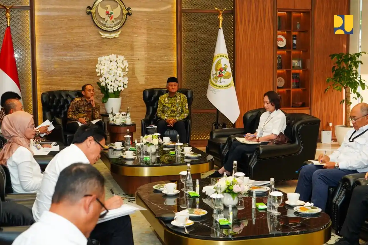 Menteri Pekerjaan Umum Dody Hanggodo didampingi Anggota IV BPK RI Haerul Saleh selaku Pimpinan Pemeriksaan Keuangan Negara IV dalam pertemuan Entry Meeting Pemeriksaan Laporan Keuangan TA 2025 oleh BPK di Gedung BPK RI, Jakarta, Senin (26/1/2026). Foto: PU/MI