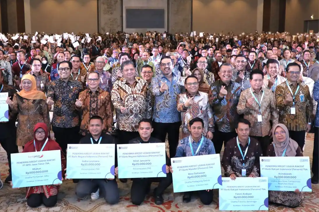 Akad Massal Kredit Usaha Rakyat (KUR) bagi 800.000 debitur dan peluncuran Kredit Program Perumahan (KPP) di Surabaya, Jawa Timur (21/10/2025). [Foto: Doc. BRI]