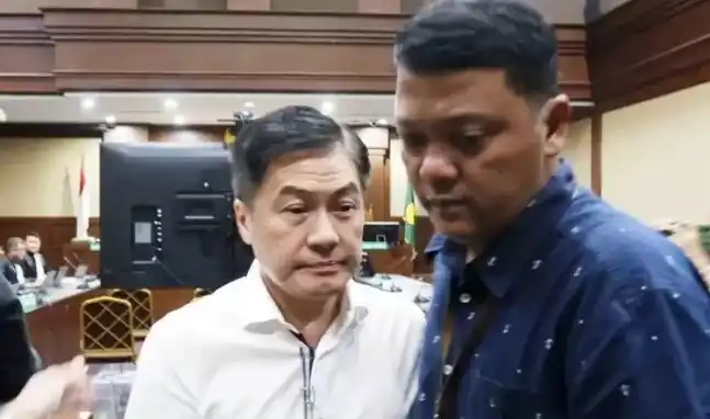 Majelis hakim Pengadilan Tinggi DKI Jakarta memperberat hukuman terdakwa Budi Said. Pengusaha yang kerap dijuluki sebagai crazy rich Surabaya itu divonis 16 tahun penjara terkait kasus korupsi jual beli logam mulia emas PT Antam Tbk., Jumat (21/2/2025)