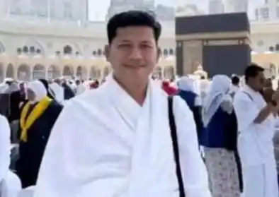 Bupati Aceh Selatan, Mirwan MS pergi Umrah saat wilayahnya dilanda banjir (Foto: Repro)