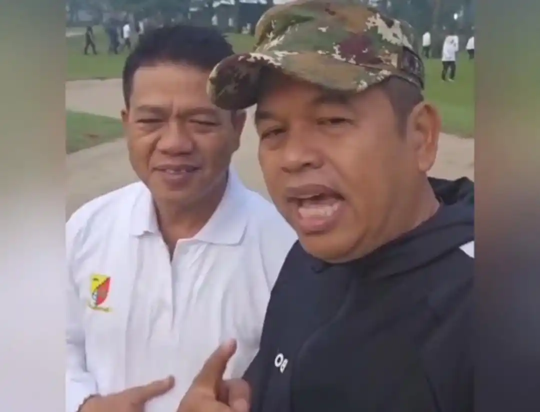 Gubernur Jawa Barat, Dedi Mulyadi dan Bupati Bandung, Dadang Supriatna saat mengikuti retreat di Magelang. (Foto: Tangkapan layar)