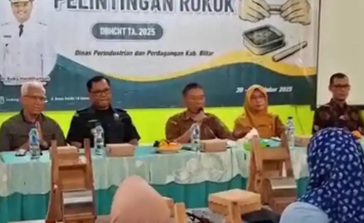 Kepala Disperindag Kabupaten Blitar, Darmadi saat membuka acara (Foto: Dok MI)
