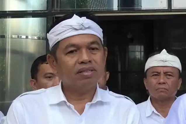 Gubernur Jawa Barat, Dedi Mulyadi dan Direktur Koordinasi dan Supervisi Wilayah II KPK, Bahtiar Ujang Purnama di Gedung Merah Putih KPK, Jakarta, Senin (19/5/2025) (Foto: Dok MI/Istimewa)