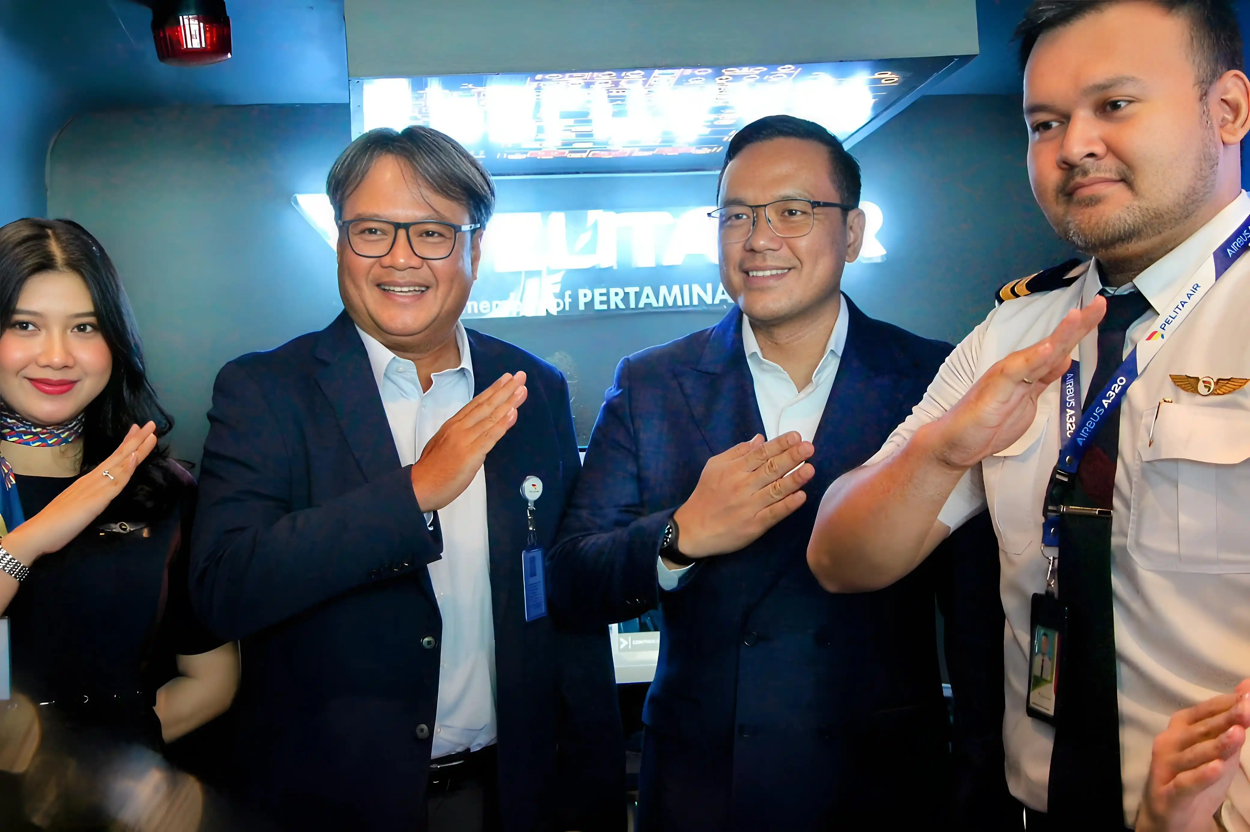 Dendy Kurniawan (nomor dua dari kiri) Kembali Nahkodai Pelita Air [Foto: Doc. Pertamina]