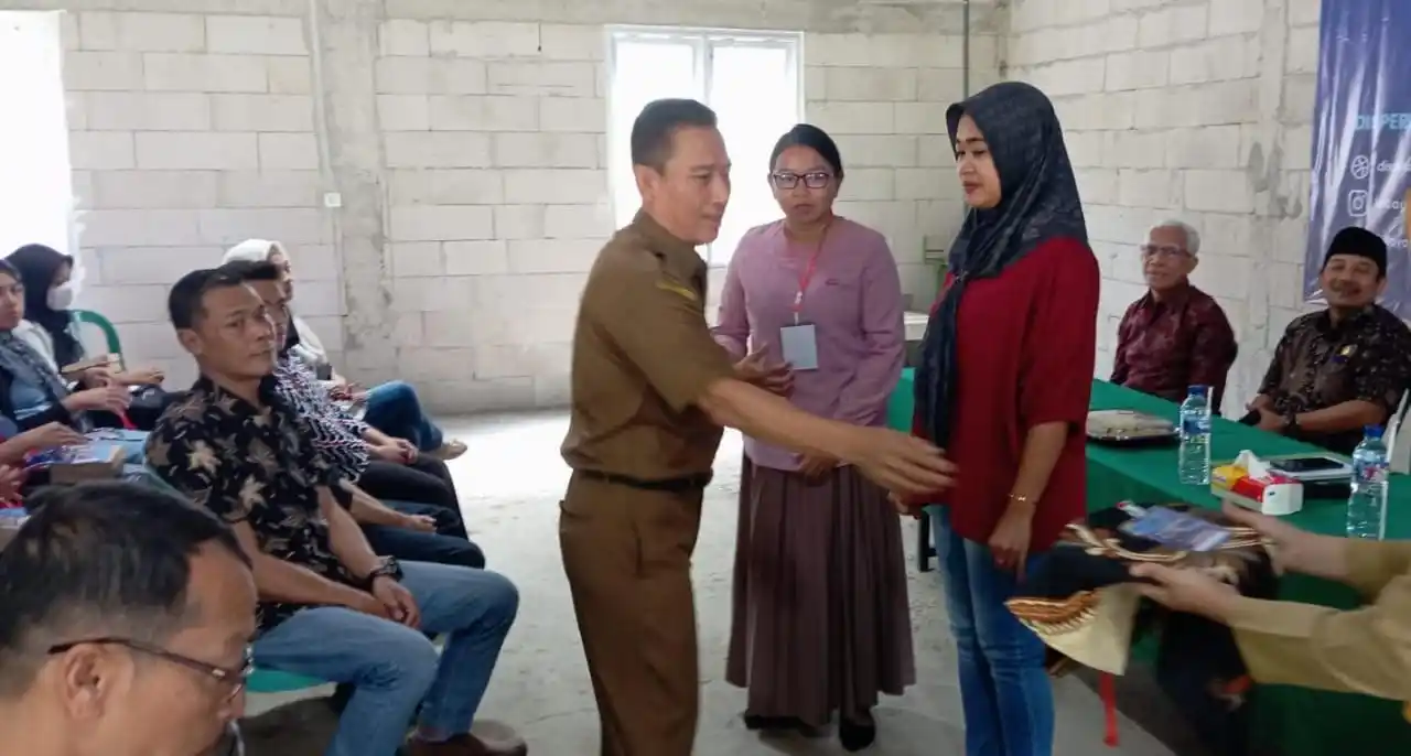 Suasana saat pembukaan pelatihan bagi karyawan, yang dilaksanakan oleh Disperindag Kabupaten Blitar (Foto: Dok MI/Joko Prasetyo)