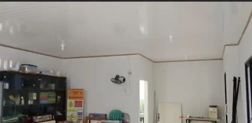 Disperkimtan Kota Tangerang melakukan perbaikan Posyandu Seruni RW 10 Cibodasari (Foto: Dok MI/Disperkimtan Kota Tangerang)