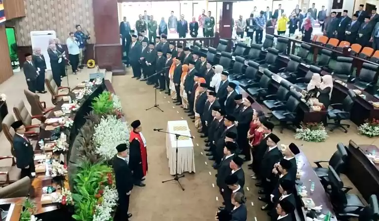 Pelantikan Anggota DPRD Kota Bekasi (Foto: Sekwan)