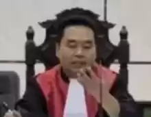 Hakim tunggal PN Bandung, Eman Sulaeman [Foto: Repro]