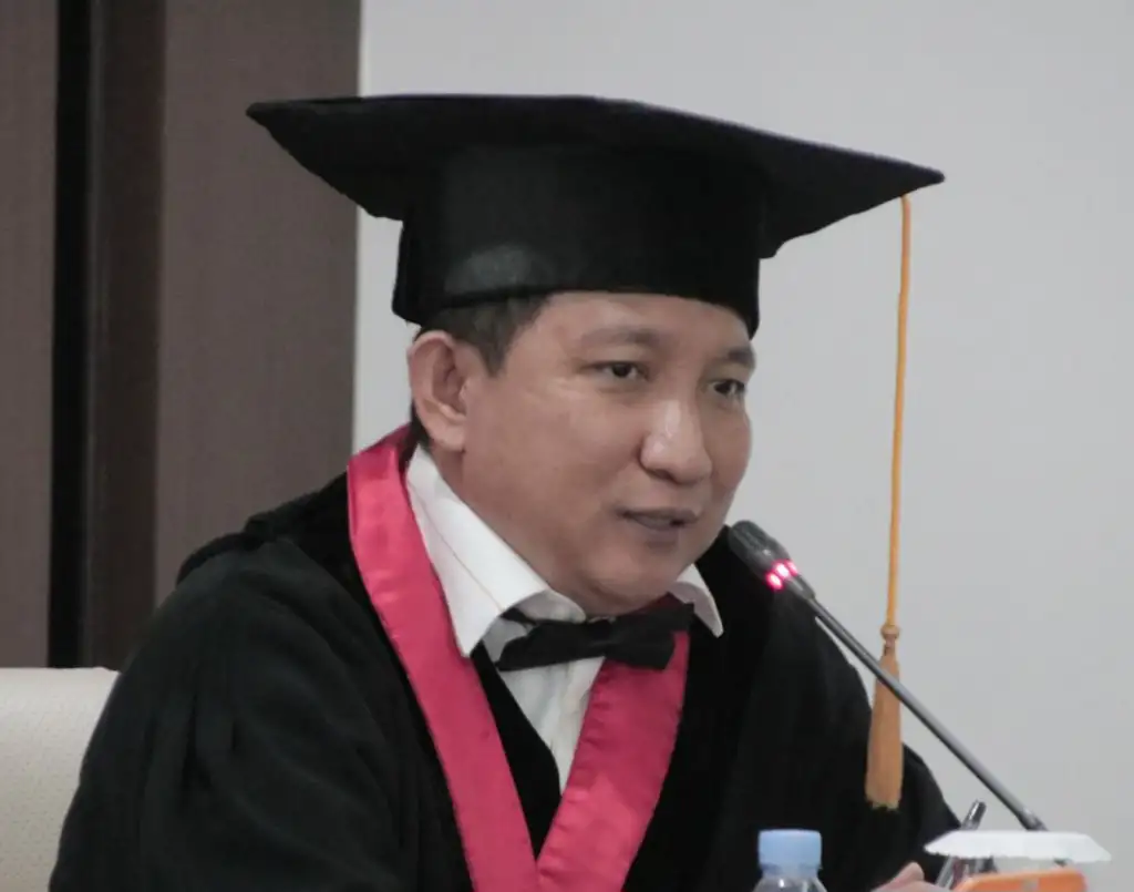 Amir Ilyas - Guru Besar Ilmu Hukum