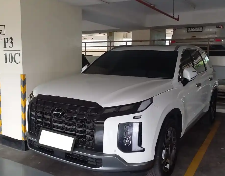 Komisi Pemberantasan Korupsi (KPK) menyita satu unit mobil merek Hyundai Palisade seharga Rp1 miliar dari pihak swasta bernama Fitri Assiddikk pada Senin, 20 Oktober 2025.  Penyitaan itu berkaitan dengan perkara dugaan korupsi terkait program sosial atau CSR Bank Indonesia (BI) dan Otoritas Jasa Keuangan (OJK).