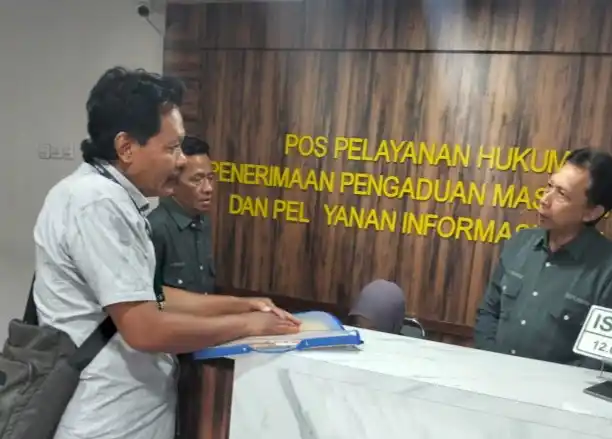 Sekretaris Jenderal (Sekjen) Forum Komunikasi Masyarakat Sipil (FKMS) Mohammad Yusuf saat di Kejaksaan Agung (Kejagung) (Foto: Dok MI/Istimewa)