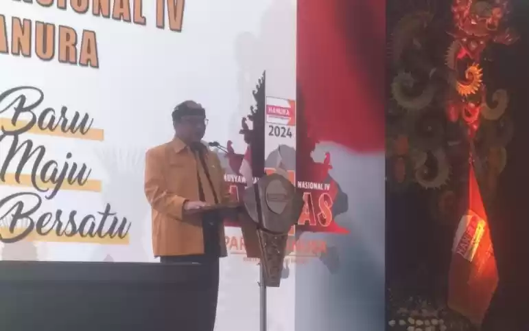 Ketua Umum Partai Hanura Oesman Sapta Odang saat berpidato membuka Munas ke-4 Hanura di Badung, Bali, Minggu (18/8/2024) . Foto: ANTARA/Walda Marison.