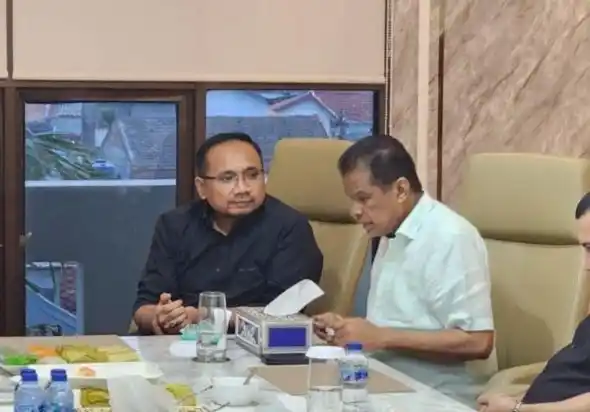Fuad Hasan bersama mantan Menteri Agama Yaqut Cholil Quomas (Foto: Dok MI/Istimewa)