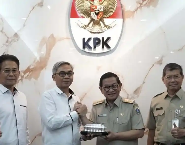 Gubernur Jakarta Pramono Anung mendatangi kantor Komisi Pemberantasan Korupsi (KPK), Senin (24/3/2025). Kedatangannya untuk membahas upaya pencegahan korupsi di Pemerintahan Provinsi (Pemprov) Jakarta.