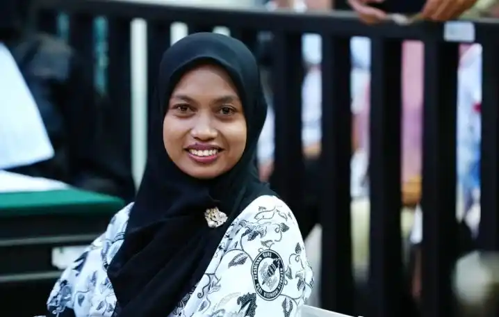 Guru Honorer SDN 4 Baito Supriyani saat menjalani sidang di PN Andoolo, Kabupaten Konawe Selatan. ANTARA/Suwarjono