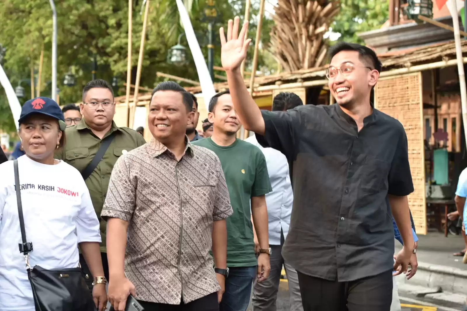 Penguasa Pura Mangkunegaran, Kanjeng Gusti Pangeran Adipati Arya (KGPAA) Mangkunegara X atau Gusti Bhre (lambaikan tangan) mundur sebagai bakal calon wali kota Solo 2024. Foto: [Dok MI]