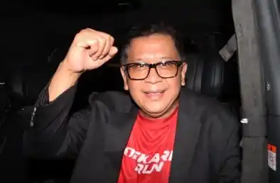 Hasto dibebaskan usai mendapatkan amnesti dari Presiden Prabowo Subianto yang disetujui oleh DPR pada Kamis (31/7). Komisi Pemberantasan Korupsi (KPK) membebaskan Sekjen PDIP Hasto Kristiyanto dari rumah tahanan KPK pada Jumat malam, 1 Agustus 2025. Hasto Bebas setelah KPK menerima salinan surat Keputusan Presiden (Kepres) soal pemberian amnesti dari Kementerian Hukum.