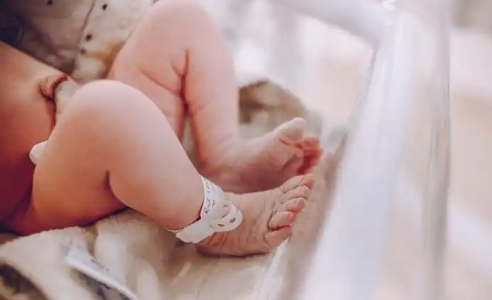 Ilustrasi - bayi yang dibuang Sejoli ditemukan masih hidup (Foto: Ist)